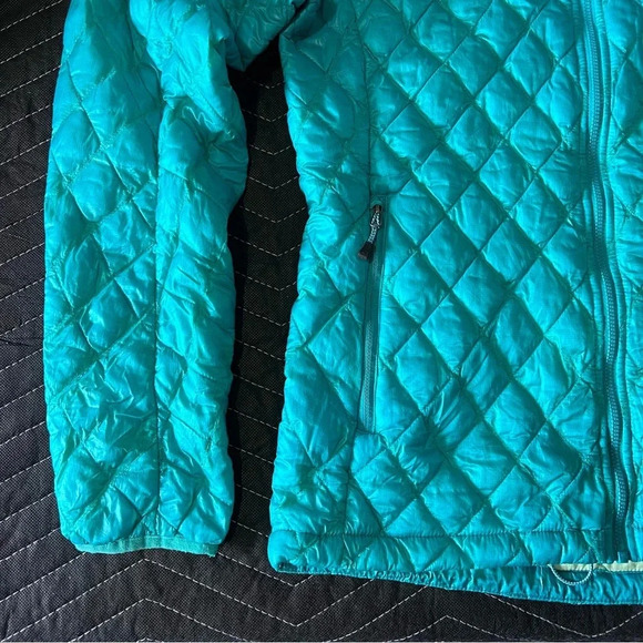 Women’s North Face Packable Lightweight Jacket - Picture 7 of 12